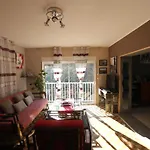 Maison Au Bord De L'eau Avec Jacuzzi *