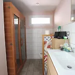 Сasa de vacaciones Maison Au Bord De L'eau Avec Jacuzzi Millau