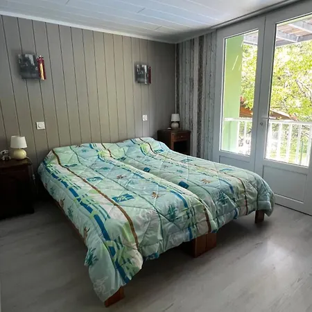 Vakantiehuis Maison Au Bord De L'eau Avec Jacuzzi