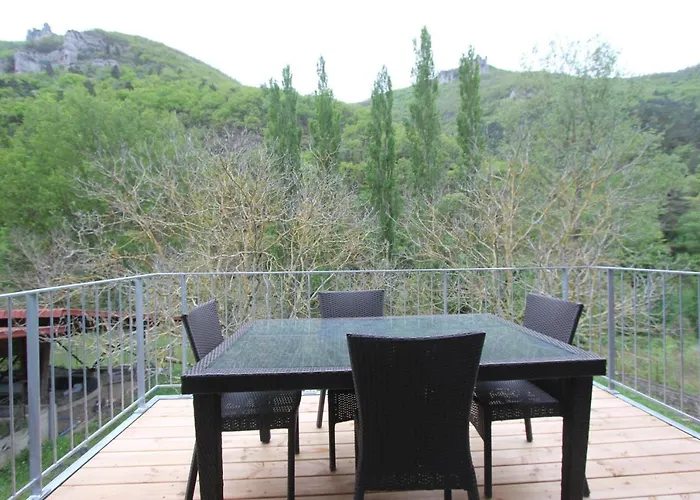 Hébergement de vacances Maison Au Bord De L'eau Avec Jacuzzi